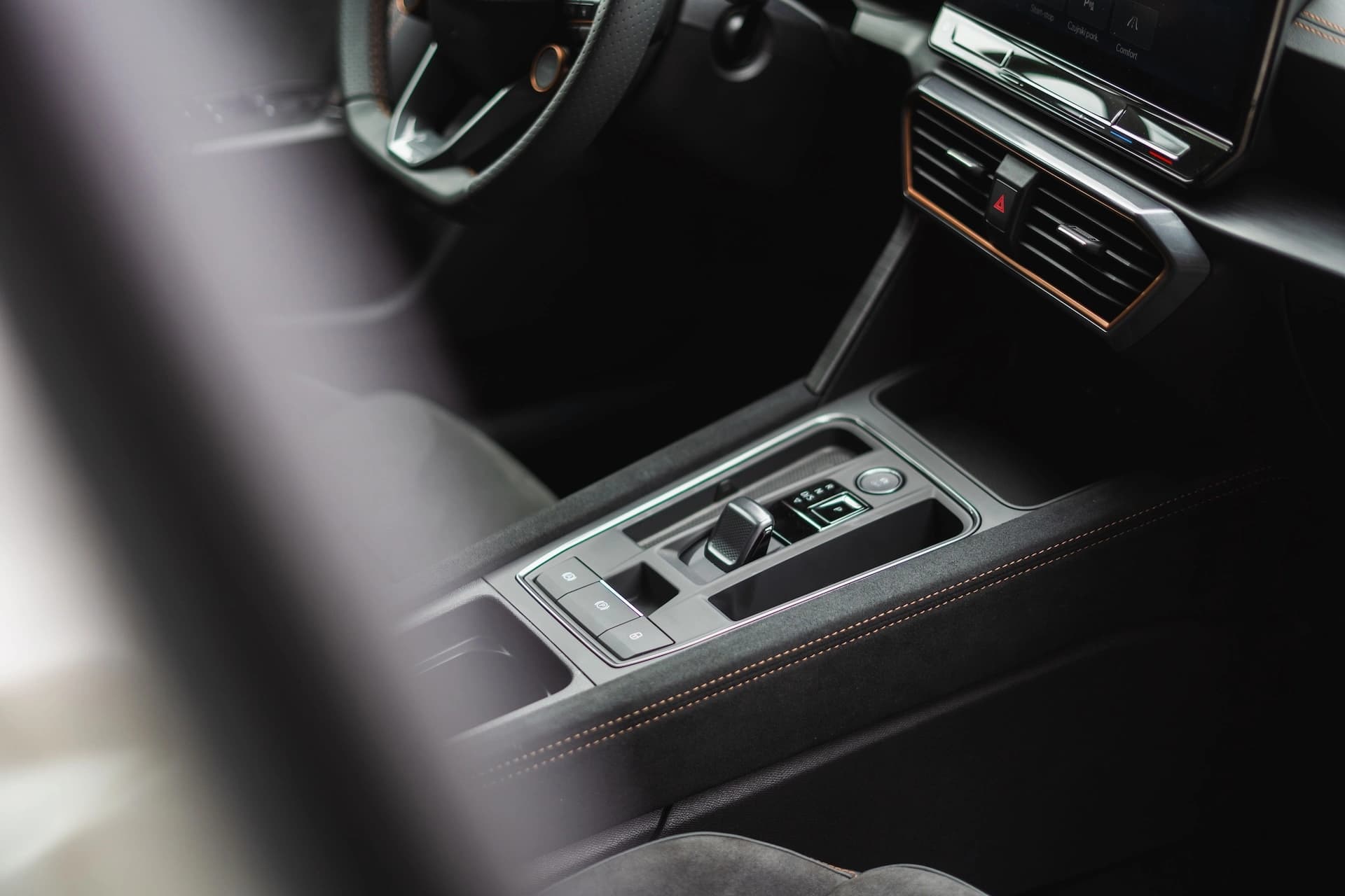 Obszyj swoje wnętrze Alcantarą image