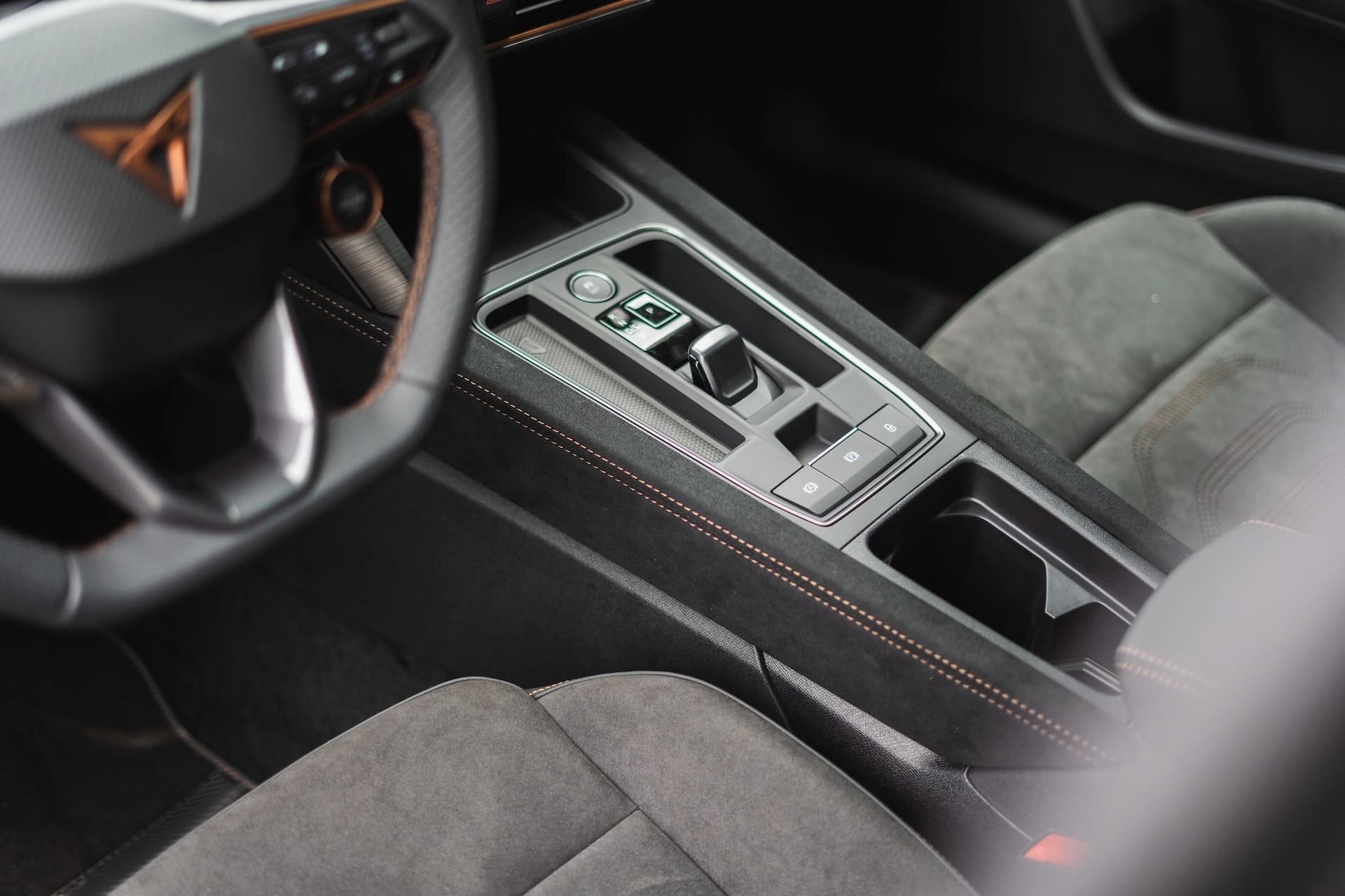 Obszyj swoje wnętrze Alcantarą image